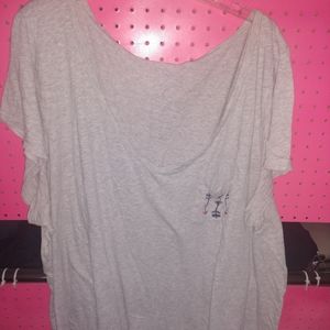 Loose tee cute arrows on pocket